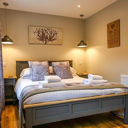 Bluebell Lodge 24 With Hot Tub Newton Stewart Exterior photo